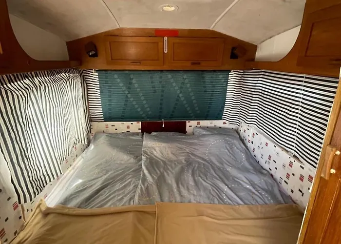 Przyczepa Kempingowa W Centrum Mielna Campsite *